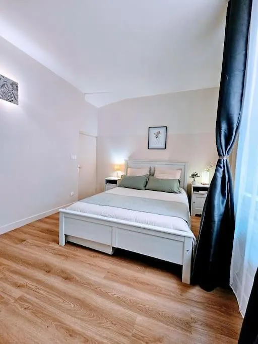 Appartement Oasis Parfumee 4 Couchages Au Coeur De Grasse Wifi 0*,  France